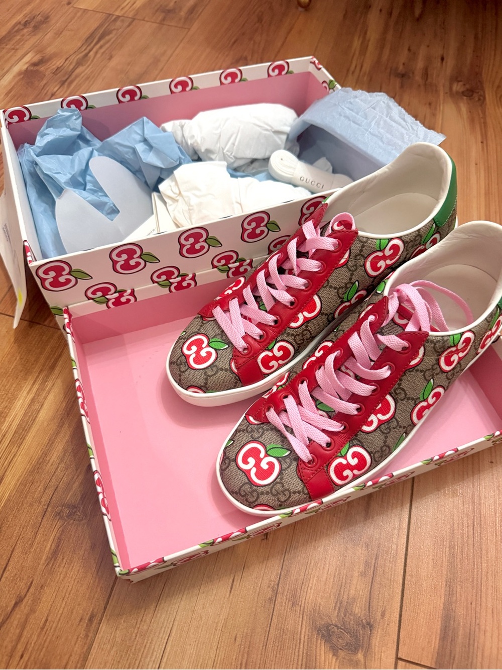 Authentic Gucci women’s Ace 'Chinese sneakers size 39